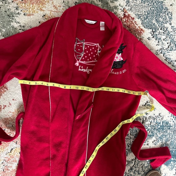 Cranberry Red Women's Robe Embroidered Scotty Dog Logo
Delicates - Picture 10 of 11